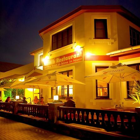 Hotel Deutsches Haus Свакопмунд Экстерьер фото