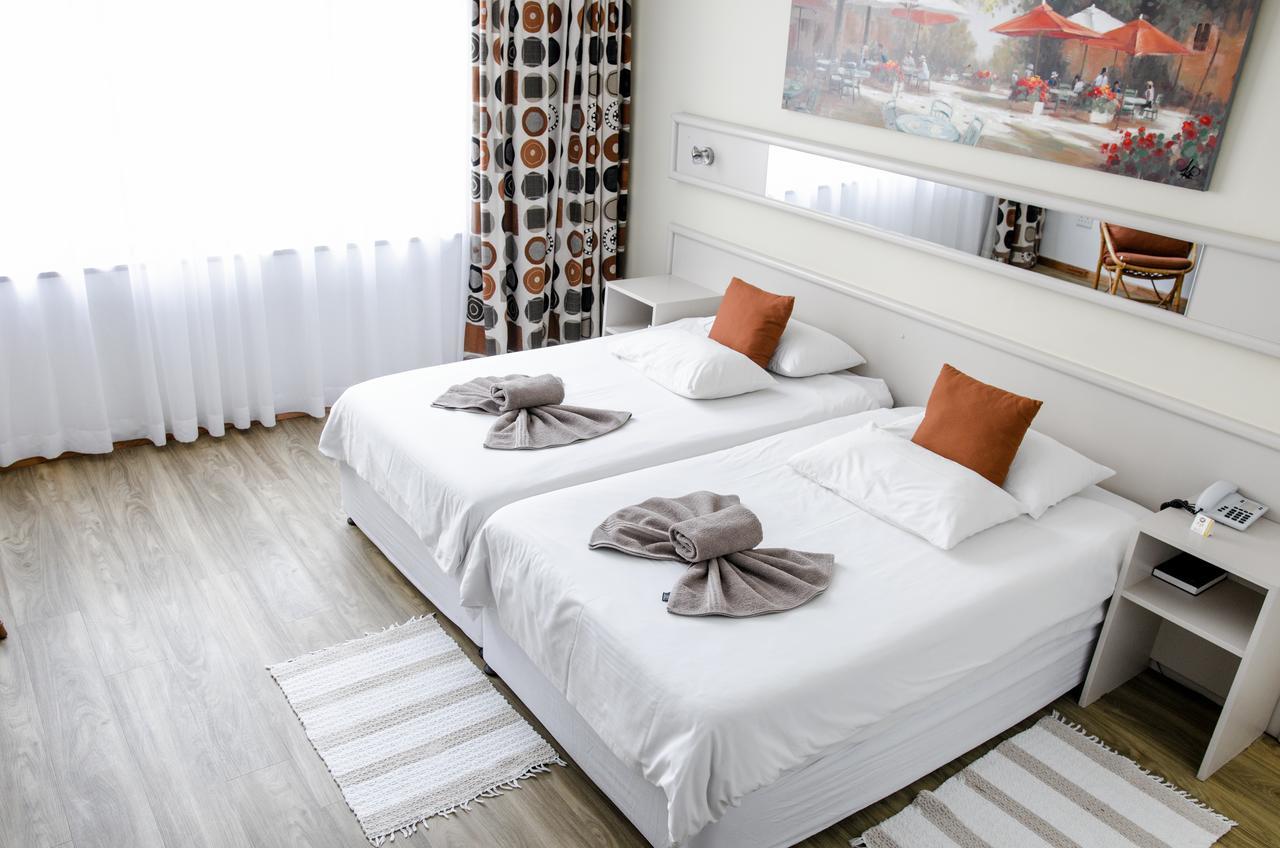 Hotel Deutsches Haus Свакопмунд Экстерьер фото