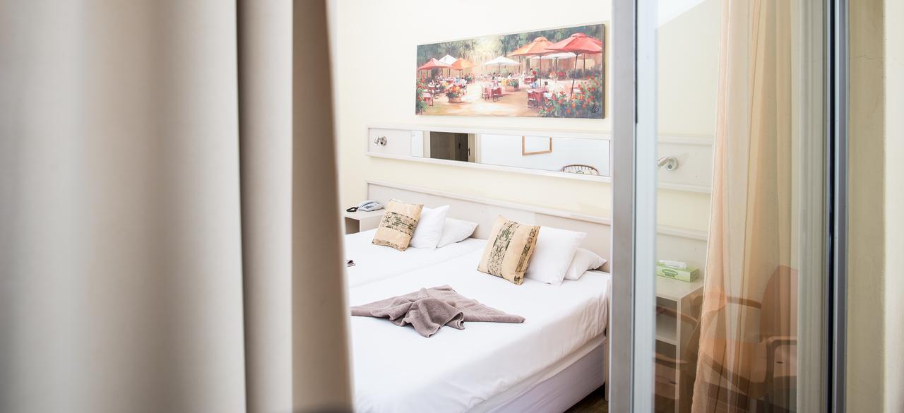 Hotel Deutsches Haus Свакопмунд Экстерьер фото