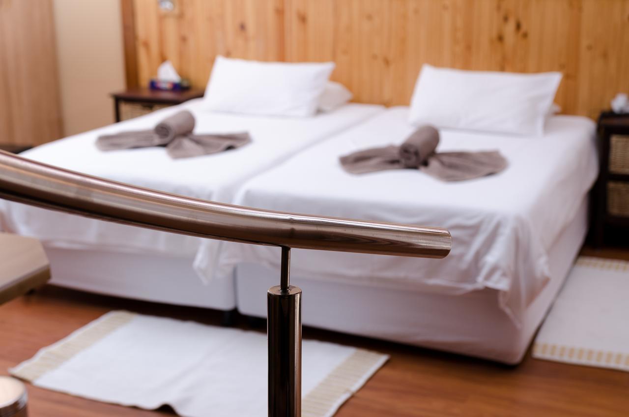Hotel Deutsches Haus Свакопмунд Экстерьер фото