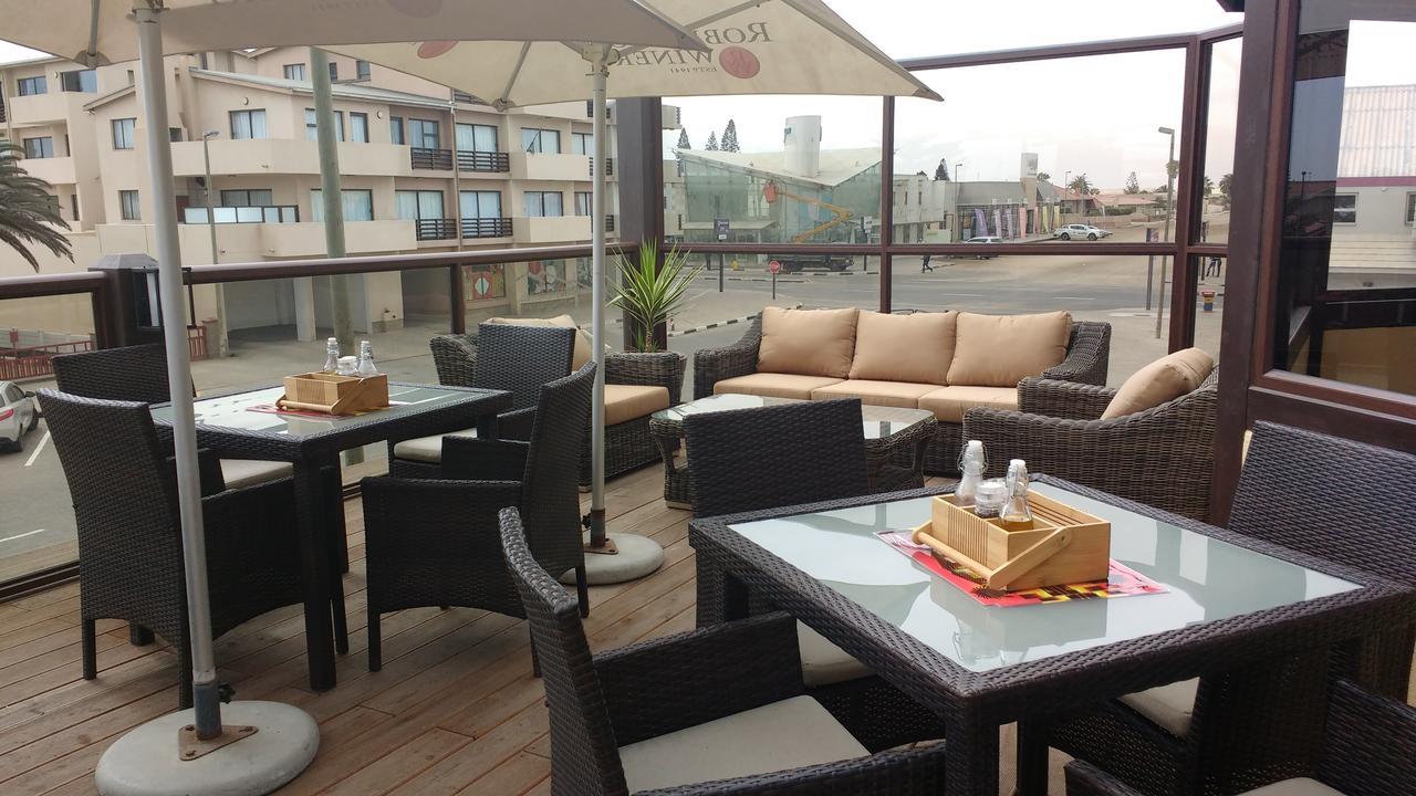 Hotel Deutsches Haus Свакопмунд Экстерьер фото