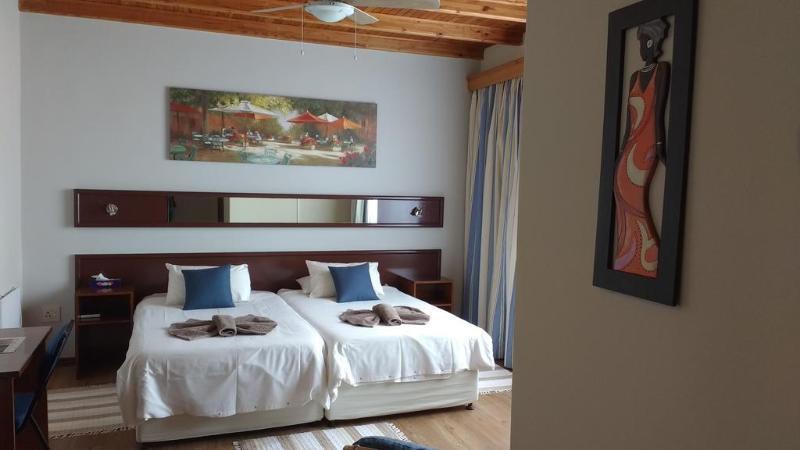 Hotel Deutsches Haus Свакопмунд Экстерьер фото